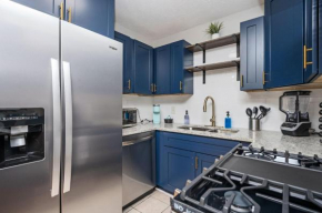 Luxurious Extended Stay Dream~3 Kings~Desks~TV's